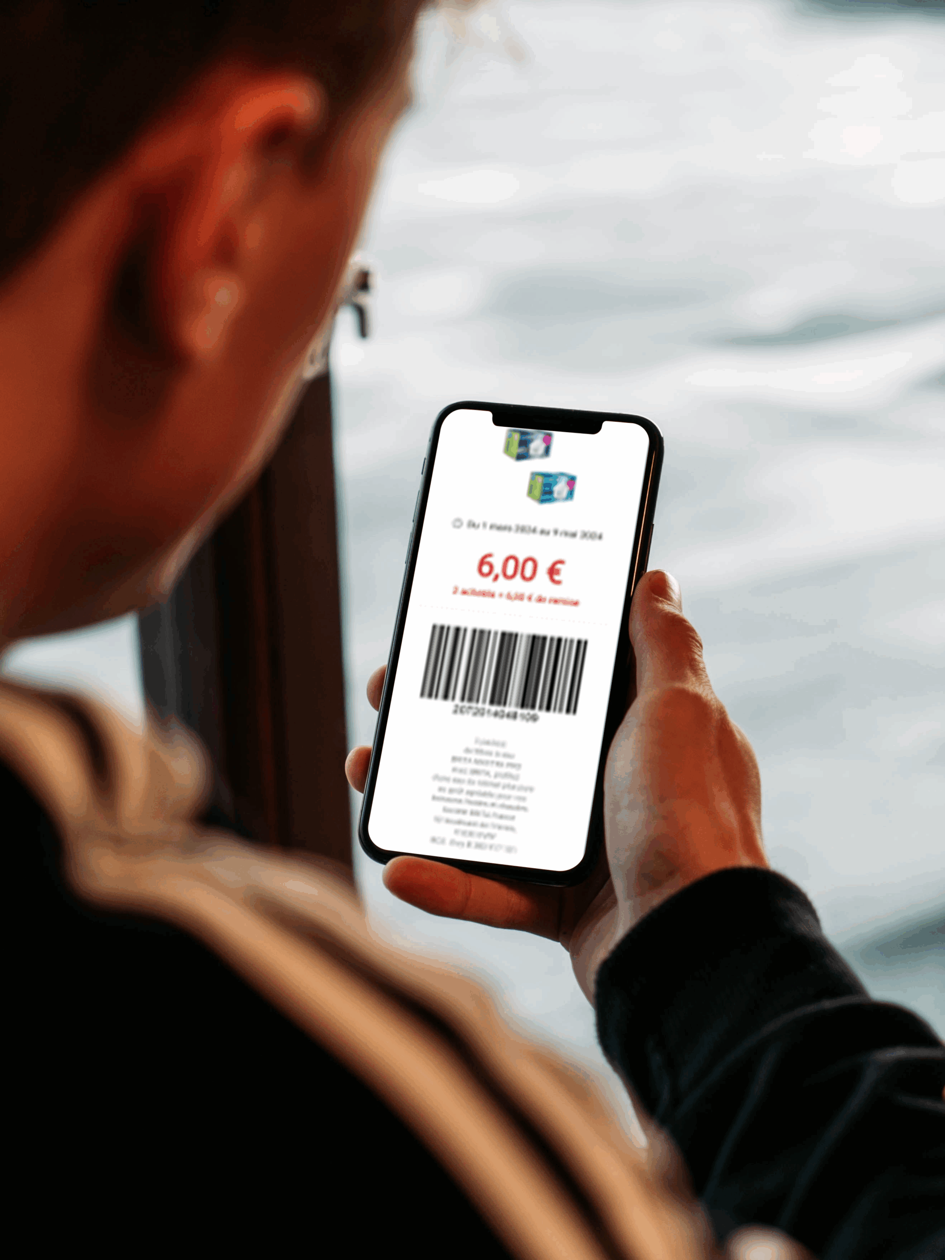 Mockup Homme tient tel