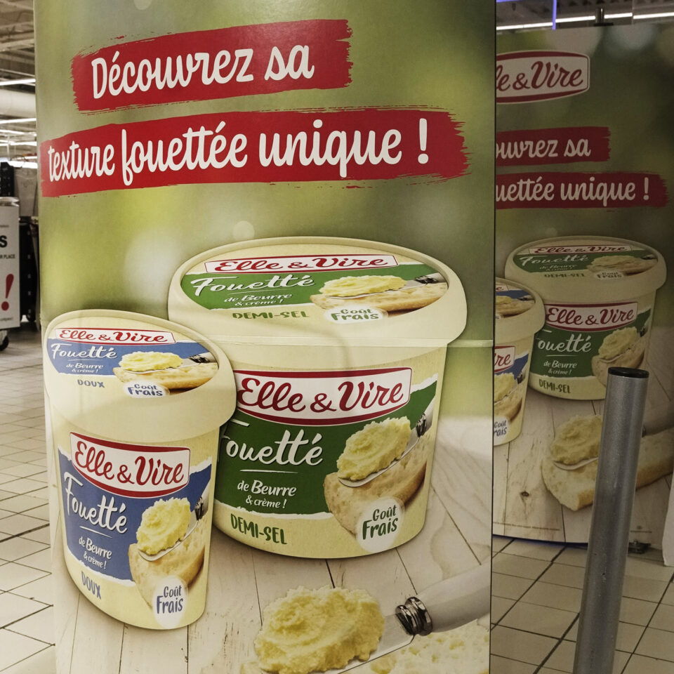 22732_Brand Event_Affichage entree_ELVIR_ELLE ET VIRE_22-04-2024(1)